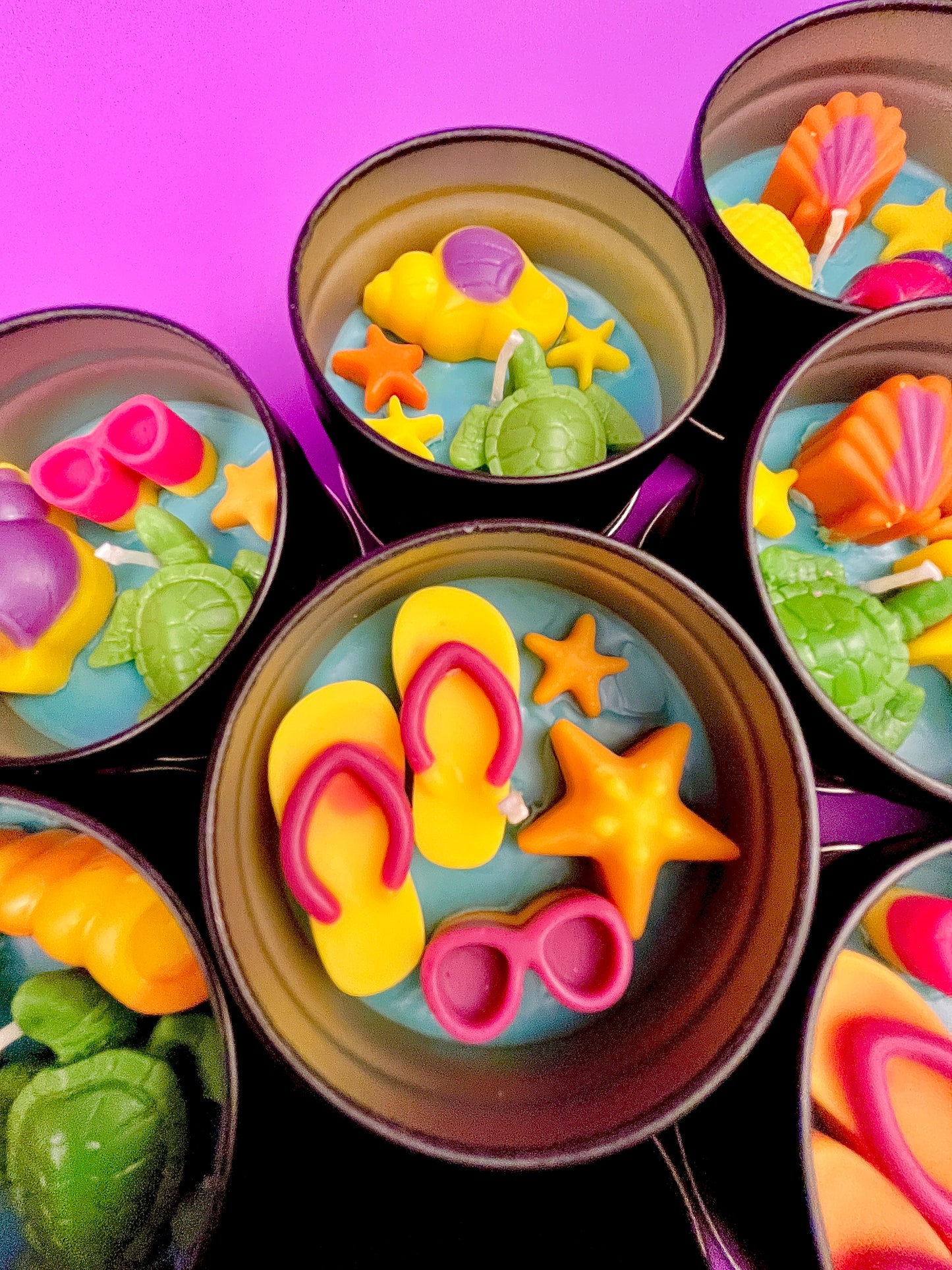 WicksNWax small sea art tin candle with colorful seashell and starfish wax shapes